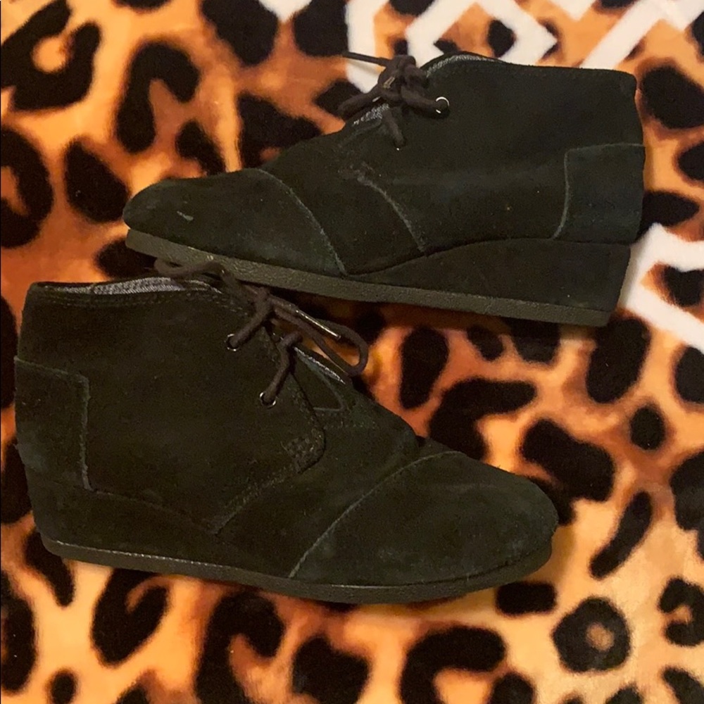 Girls TOMS suede bootie wedges